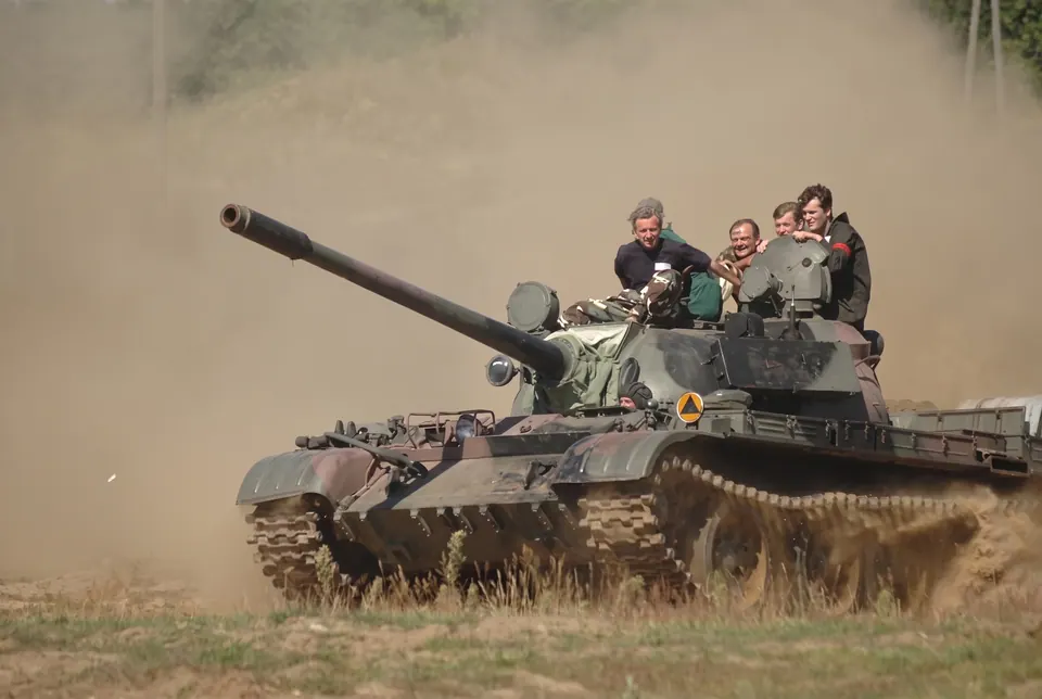 Czołg T-72 na militarnej imprezie firmowej w Warszawie